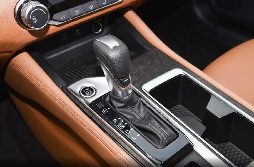經典日系家用車,軸距超2米8,油耗6.41L,優惠后不到13萬起