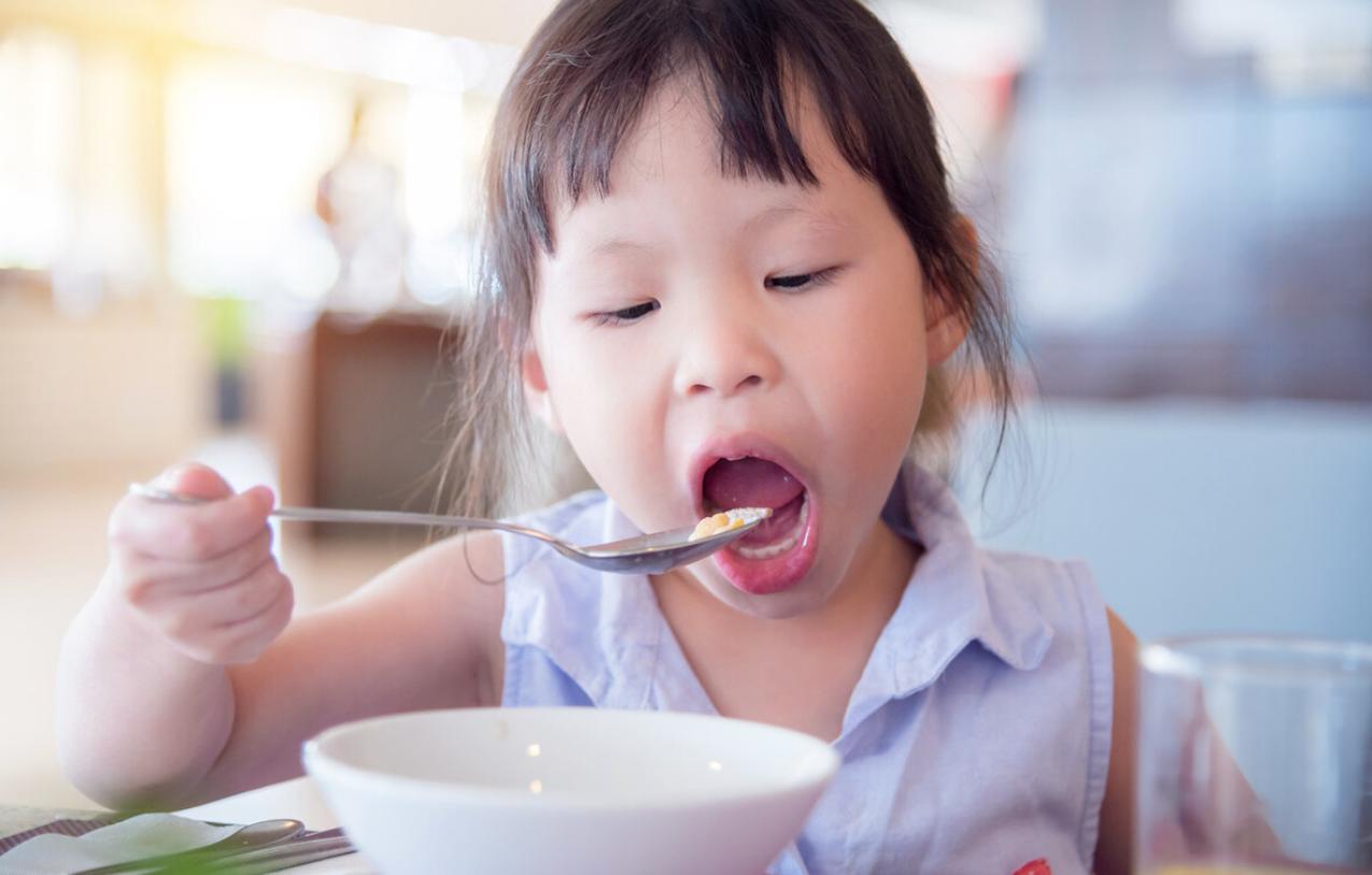 6歲女童吃得太精細長出雙排牙