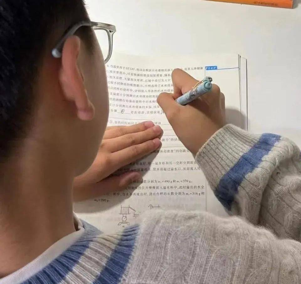 血壓飆至240 家長輔導作業被氣進醫院