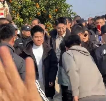 董宇輝2小時賣300萬斤臍橙