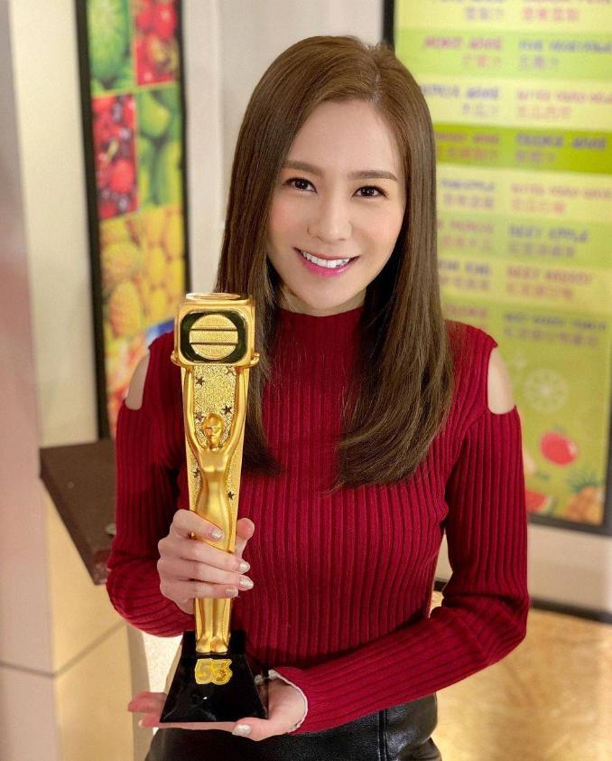 30歲女星餐廳打工 還要洗廁所