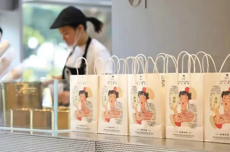 煙臺(tái)夫婦賣奶茶年入100億