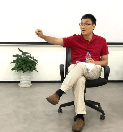 中國首富,拼多多創(chuàng)始人,黃崢的創(chuàng)業(yè)路