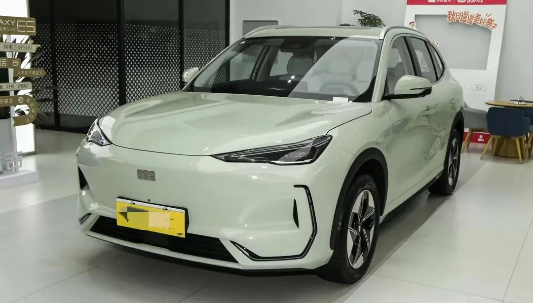 預算13萬買純電SUV,比亞迪元plus和吉利銀河E5 ,選哪個好?