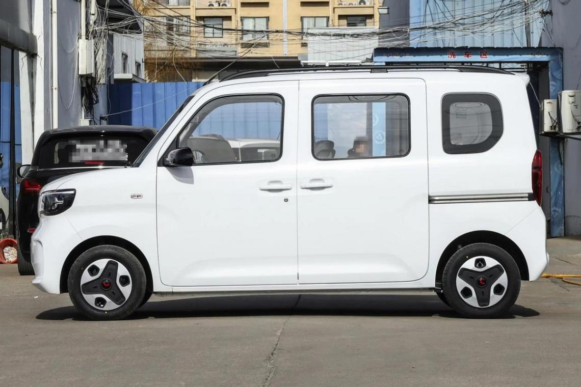 五萬預算買臺創業車,想要實用性強,用車成本低,可看五菱之光EV