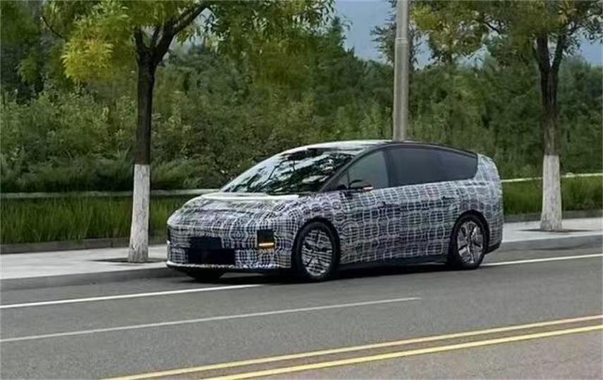 品牌首款純電SUV,理想i8官圖發(fā)布,或?qū)⒅С?C充電