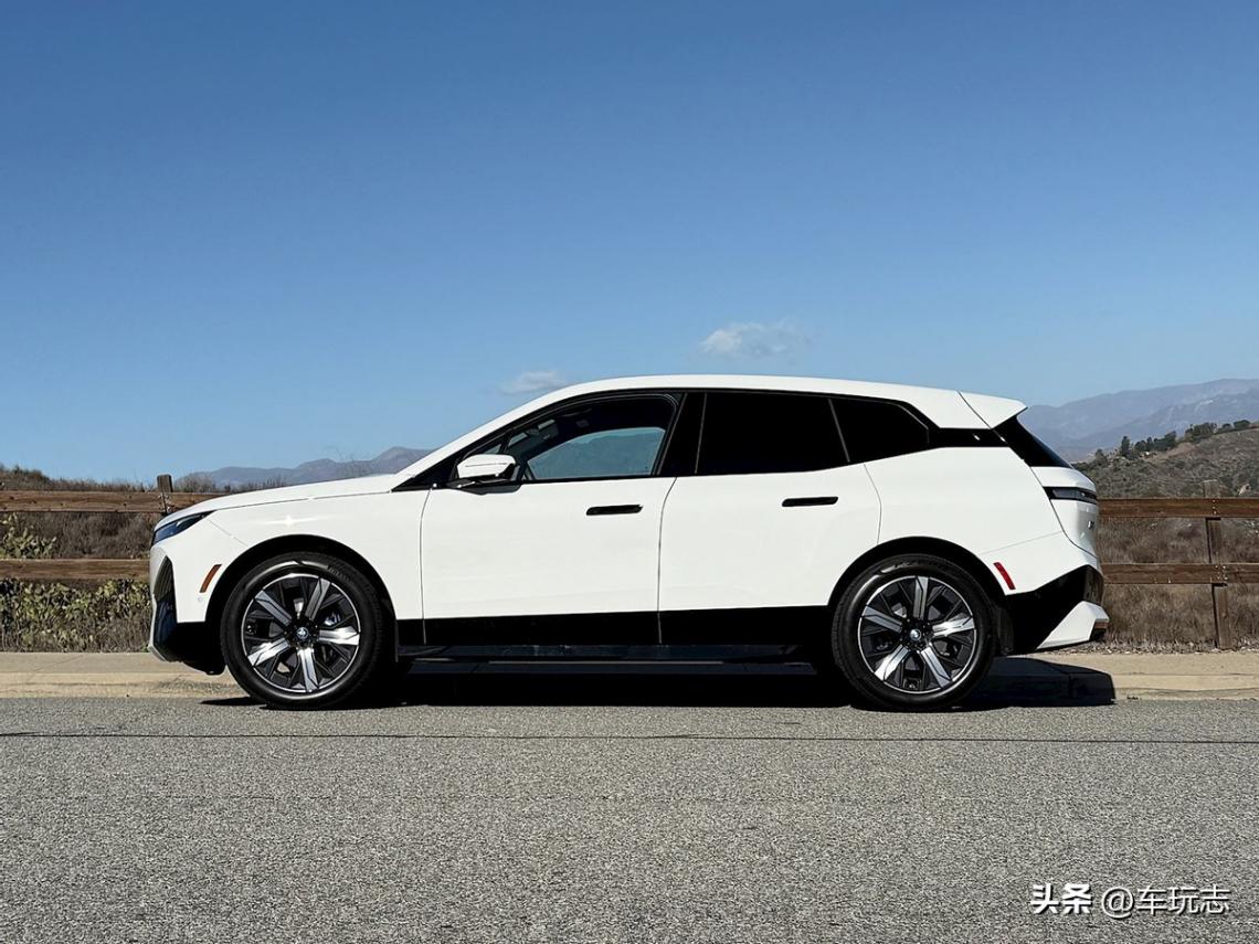 2025款寶馬iX車型評測:獨一無二的設計理念