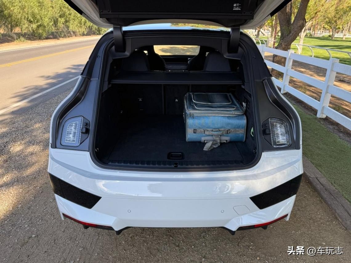 2025款寶馬iX車型評測:獨一無二的設計理念