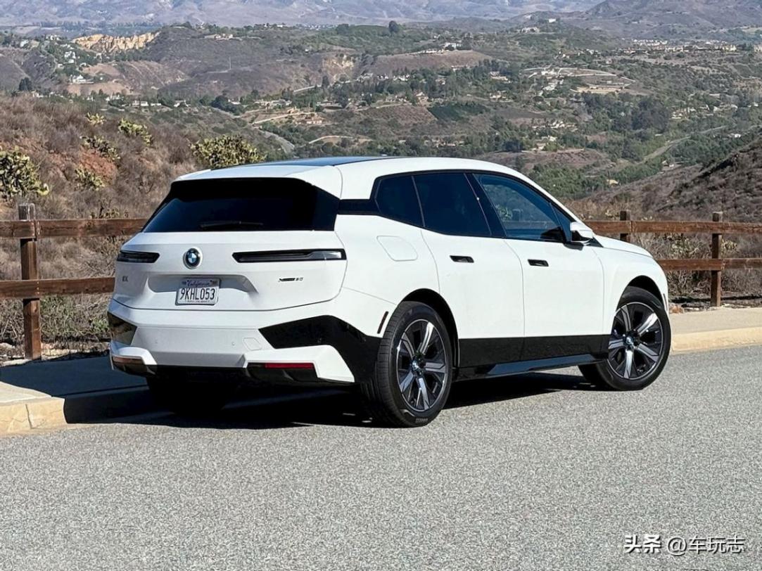 2025款寶馬iX車型評測:獨一無二的設計理念
