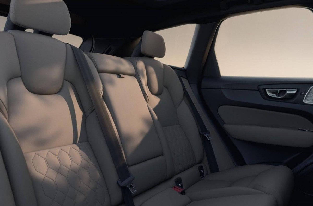 2026款沃爾沃XC60,正品B&W音響,英特爾芯片換高通驍龍