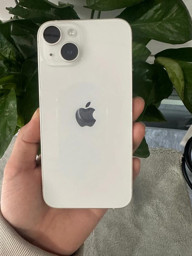 iPhone 14升級iOS 18.4實測:續航暴增10%!老機型還能再戰3年?