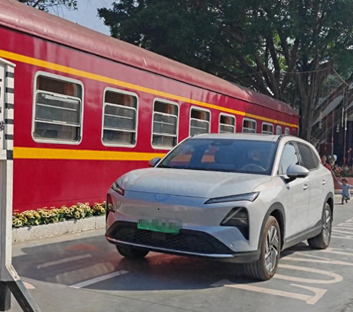 五菱星光S車主分享用車日常,綜藝?yán)锏耐钭{,帶娃能有多香?