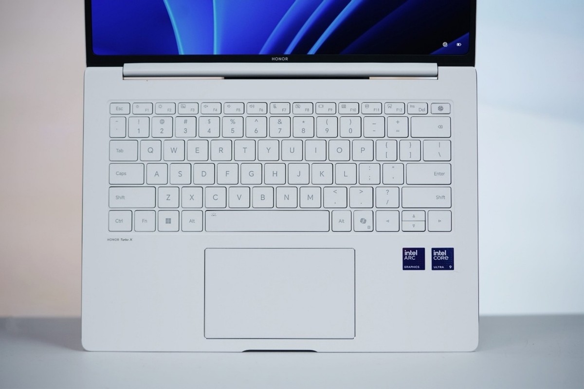 榮耀MagicBook Pro 14開售,最低4799元到手,92Wh電池很頂