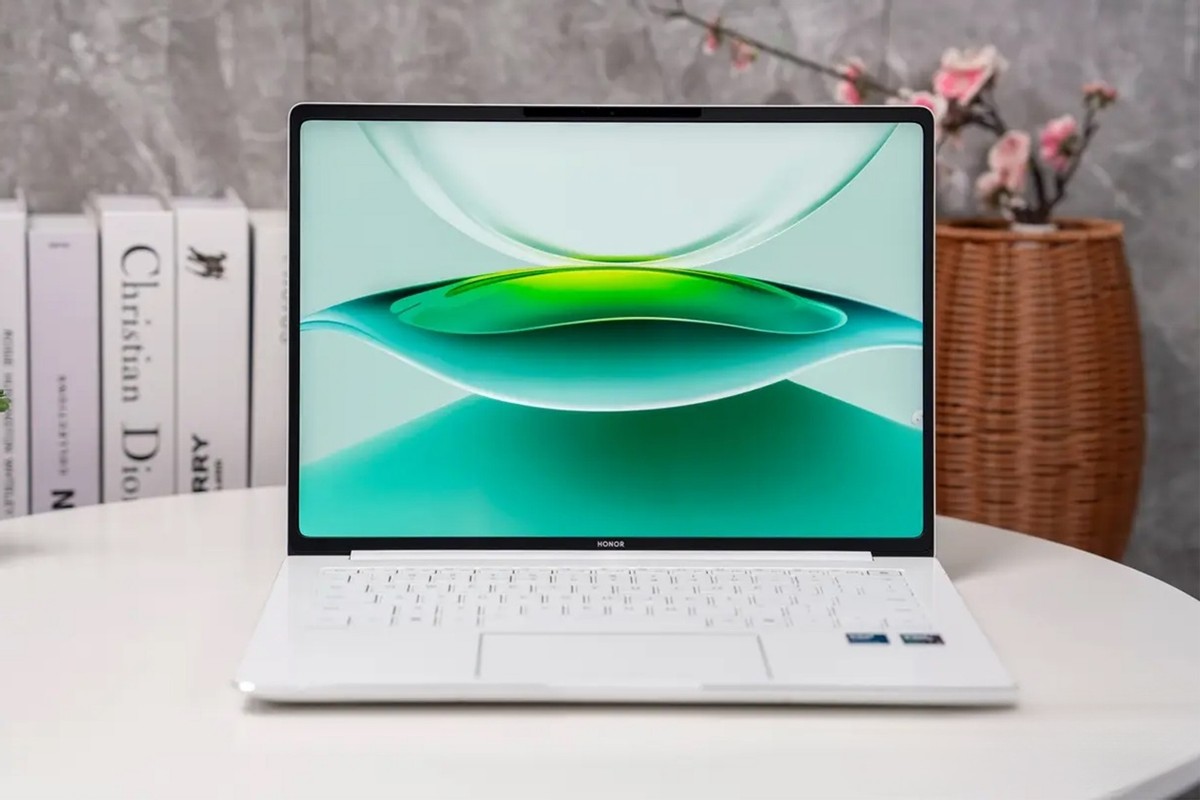 榮耀MagicBook Pro 14開售,最低4799元到手,92Wh電池很頂