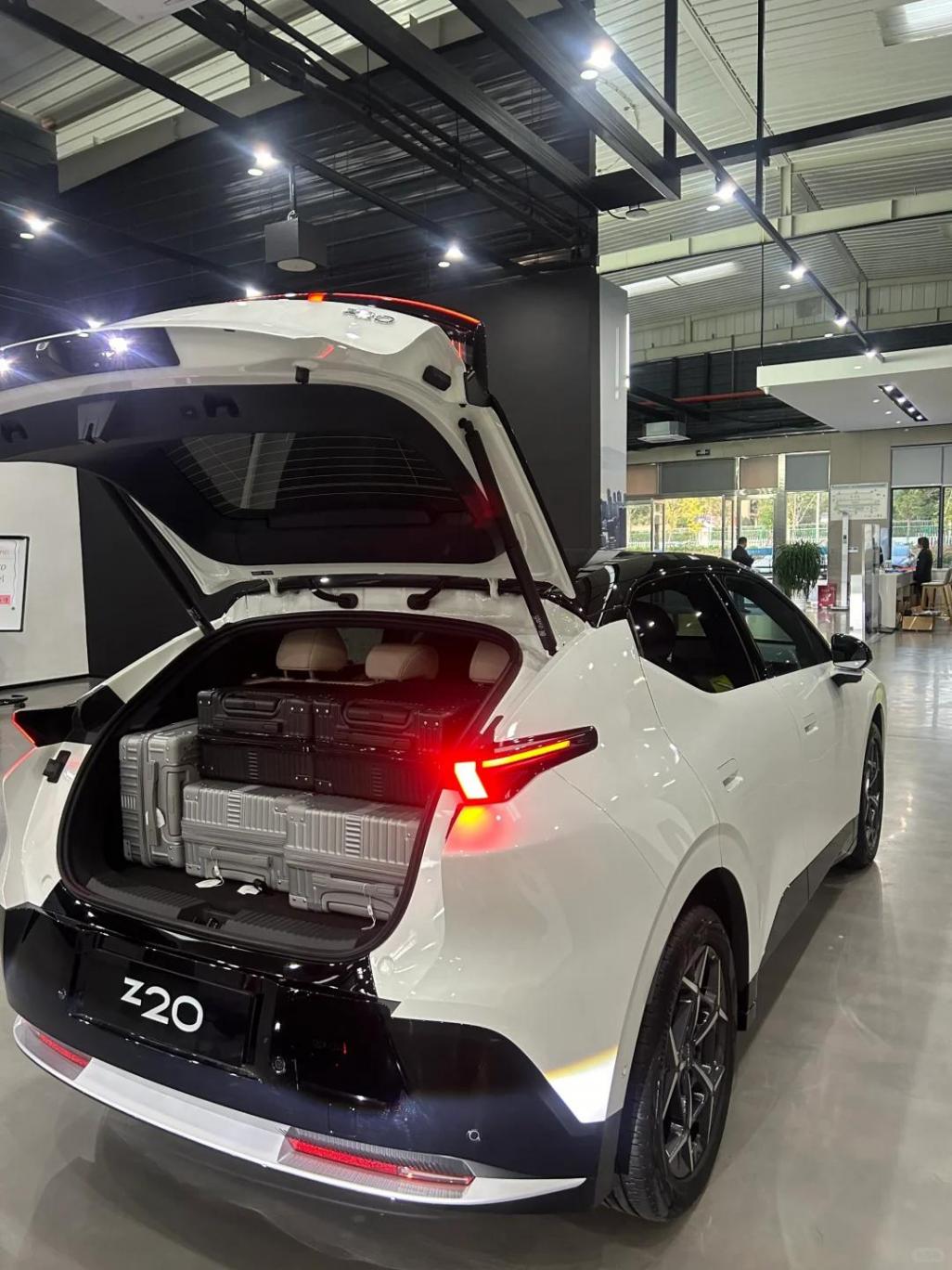 領克 Z20 設計 操控兼有的精致純電小車