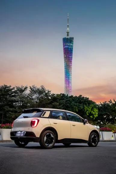 6萬多的車開出30萬體驗?埃安UT真做到了