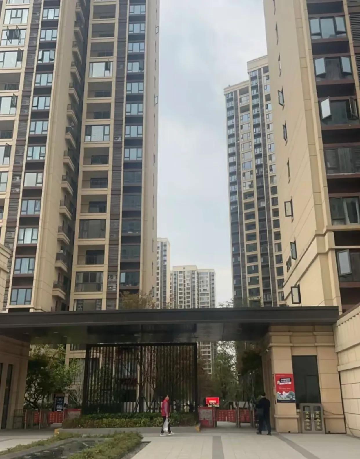 2025年樓市回暖?內行人揭秘:選房記住這7個字,保值又安心!