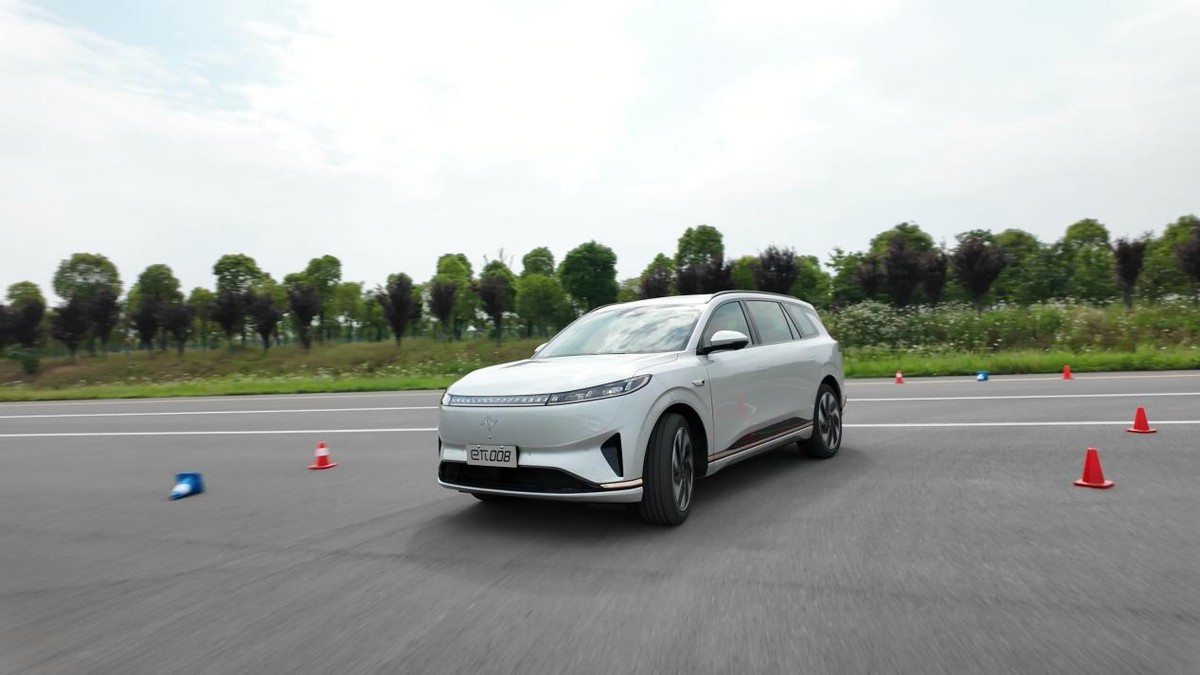 車長超5米的大型SUV也有操控?深度試駕東風奕派eπ008