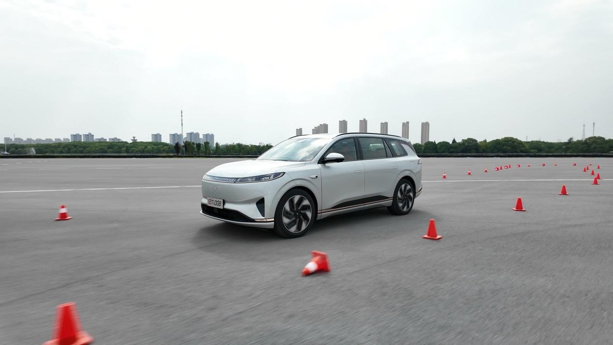 車長超5米的大型SUV也有操控?深度試駕東風奕派eπ008