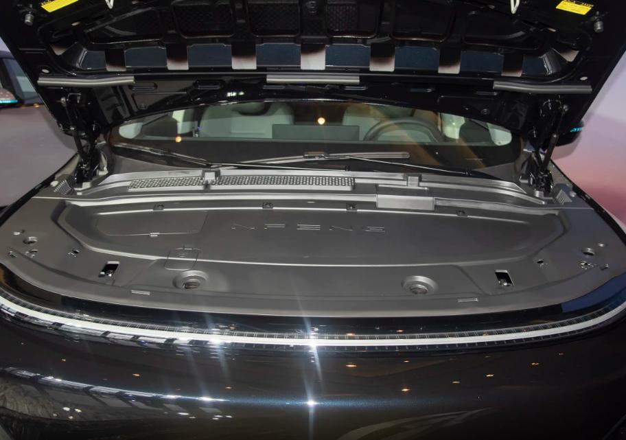 中型SUV,入門800V+高階智駕,17.68萬元,小鵬真掀桌子了