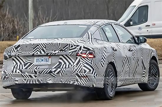 前臉神似大眾邁騰 日產全新一代軒逸曝光 前臉神似大眾邁騰 日產全新一代軒逸曝光