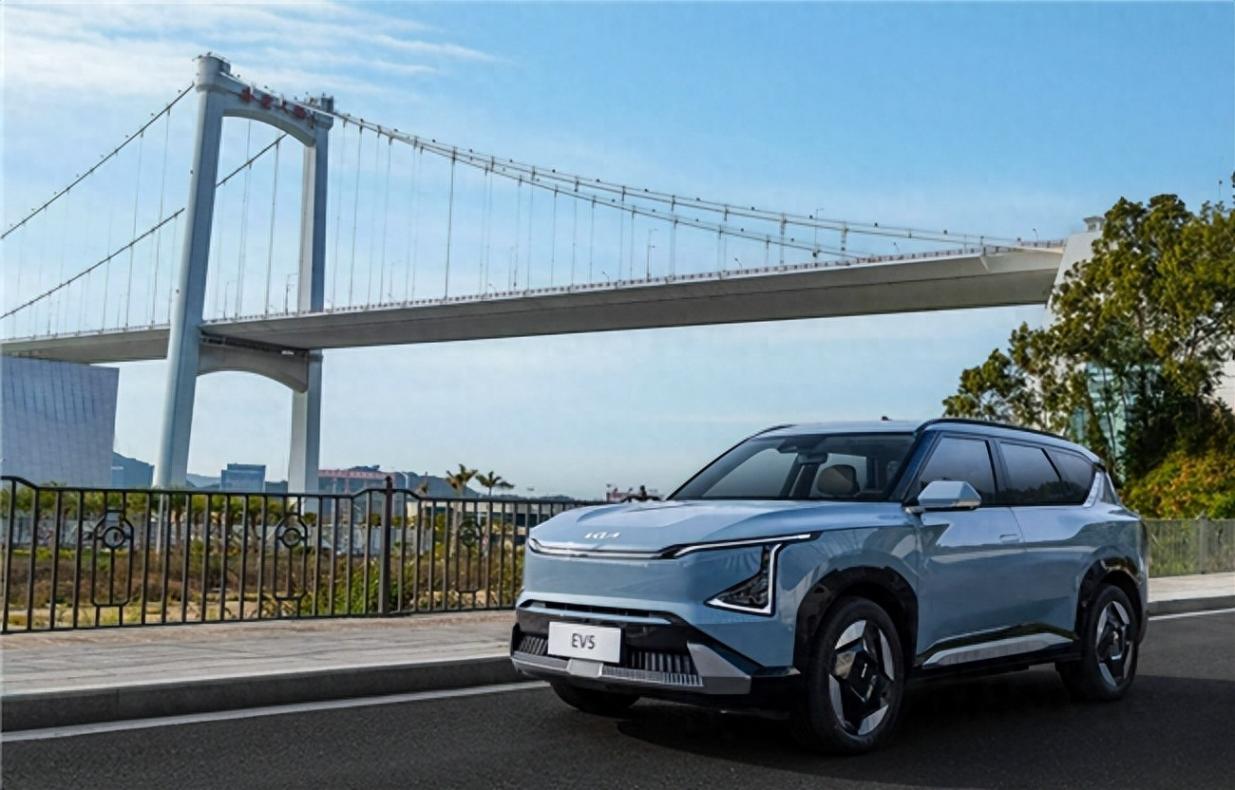 起ya汽車引領智能化潮流,2025款EV5重塑出行體驗