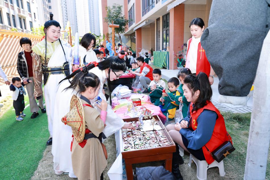 泉州豐澤:“吒”獻愛心筑夢童行 幼兒園義賣歡樂多