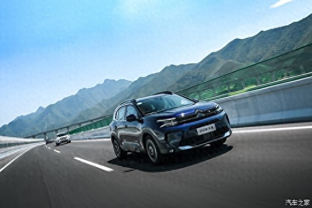天逸 C5 AIRCROSS:法式優(yōu)雅與科技的完美平衡