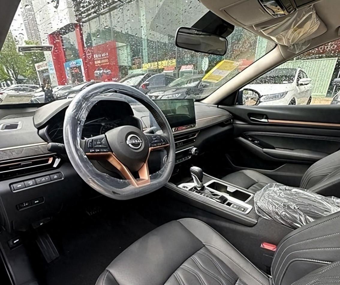 開慣日產天籟,再開亞洲龍,對比后不禁感嘆:差距真大