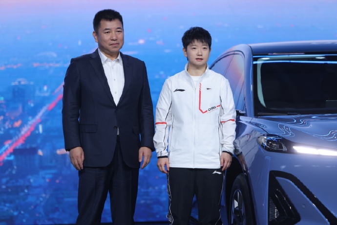 國車代言憑什么是她?孫穎莎牽手紅旗引爆流量,刷新商業價值上限