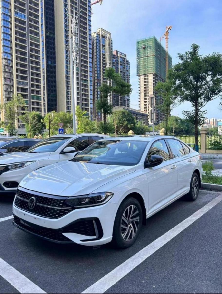 純油家庭轎車軒逸/朗逸誰是王