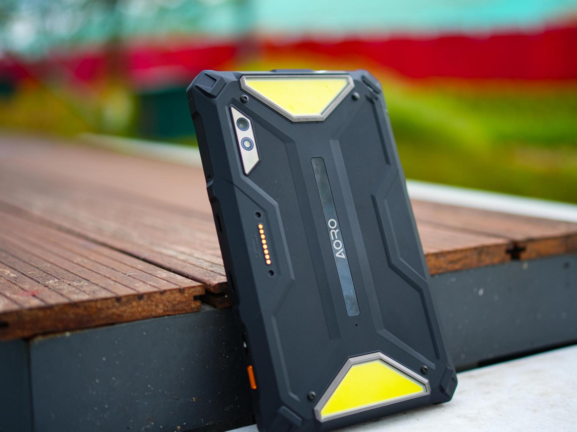 遨游三防|30200mAh、雙露營燈三防平板,見證堆料天花板