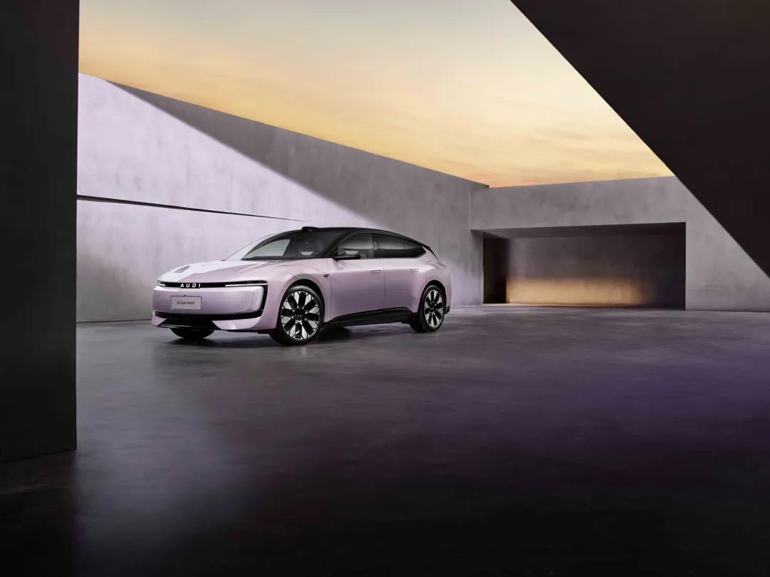 上汽“展了”,雄心、靚車盛了一個館