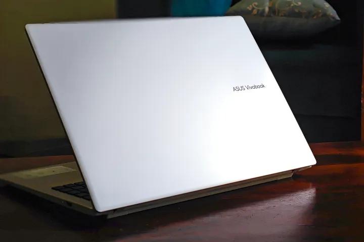 華碩 Vivobook 16 (驍龍)評測:比大多數廉價筆記本電腦更勝一籌