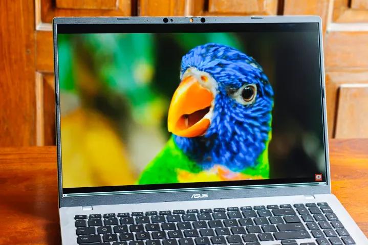 華碩 Vivobook 16 (驍龍)評測:比大多數廉價筆記本電腦更勝一籌
