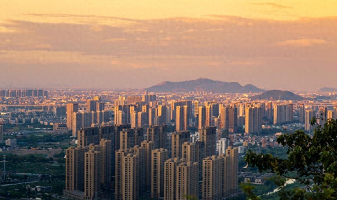 杭州樓市火爆,限價房“社保大戰”,未來房價會漲還是跌?