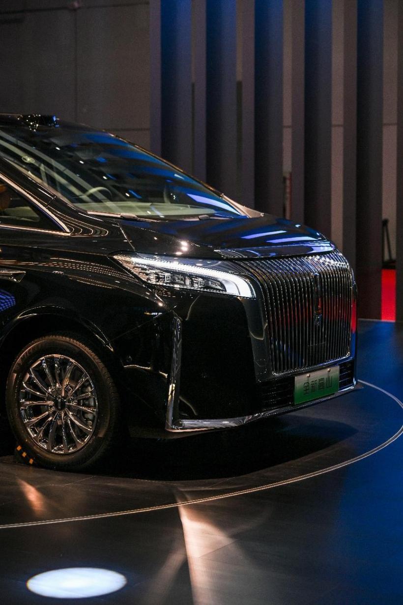 2025車展四款豪華MPV,承包你的24小時體面