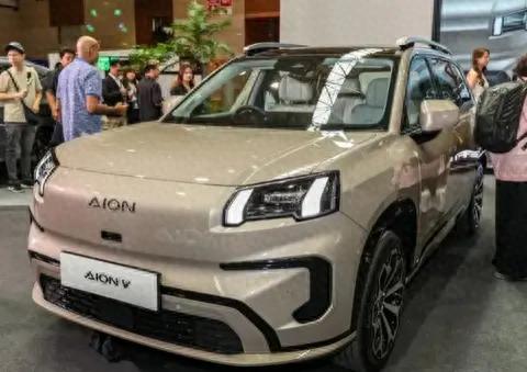 廣汽埃安AION V靜態體驗:這個\"新同學\"能否立足熱帶市場?